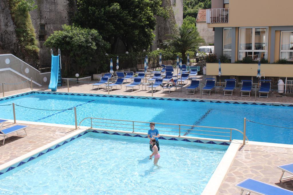 Casa Vacanza San Pietro Maiori Ngoại thất bức ảnh