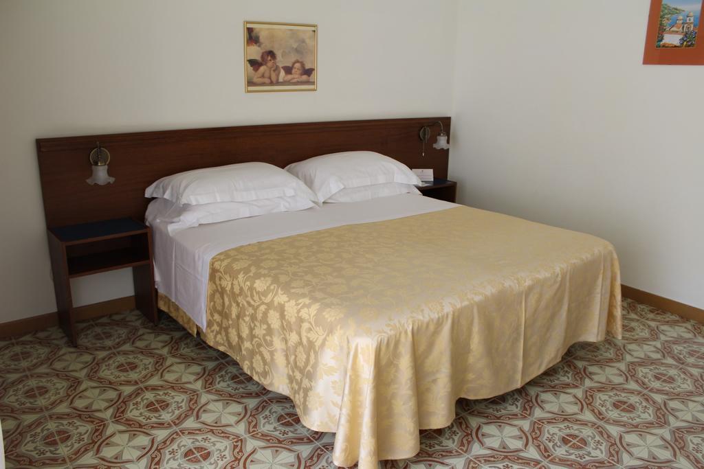 Casa Vacanza San Pietro Maiori Ngoại thất bức ảnh